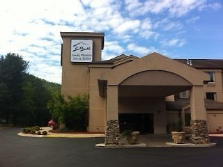 Smoky Mountain Inn & Suites Cherokee Esterno foto