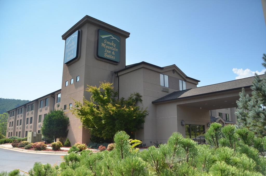 Smoky Mountain Inn & Suites Cherokee Esterno foto